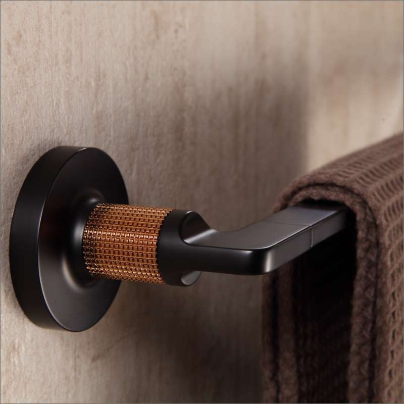 Porte-serviettes 18″ Collection Blaze - Image 3